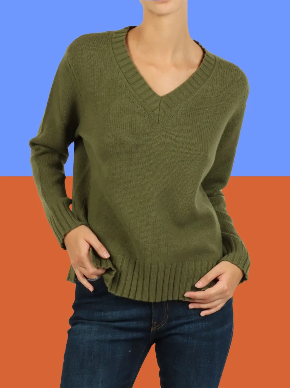 DAL 1926 V-neck cashmere sweater with vents 