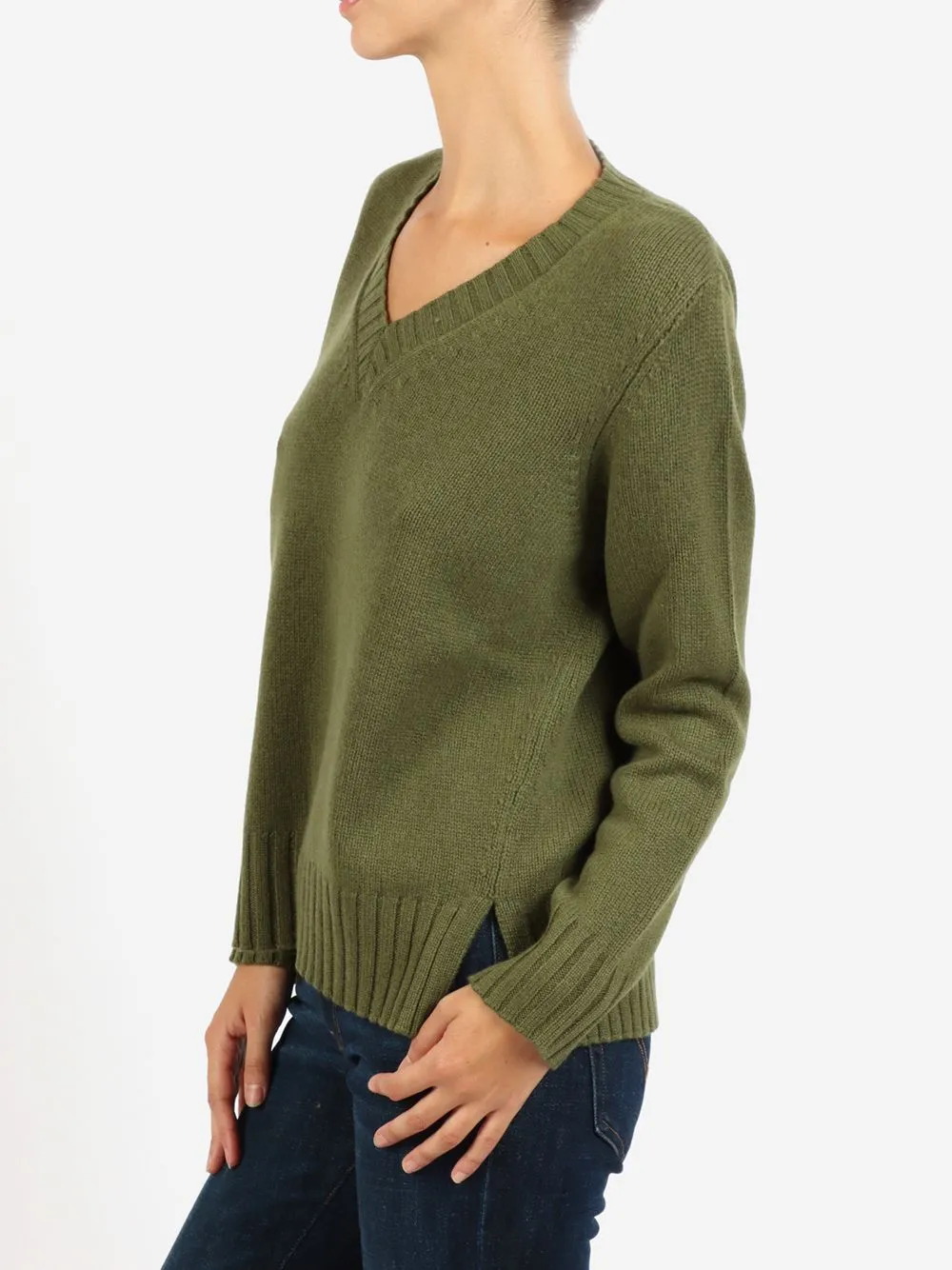 DAL 1926 V-neck cashmere sweater with vents 