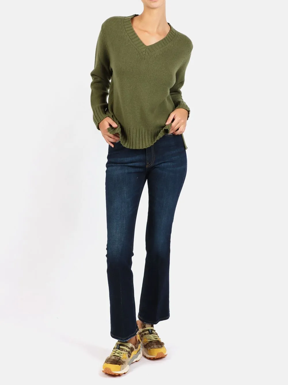 DAL 1926 V-neck cashmere sweater with vents 