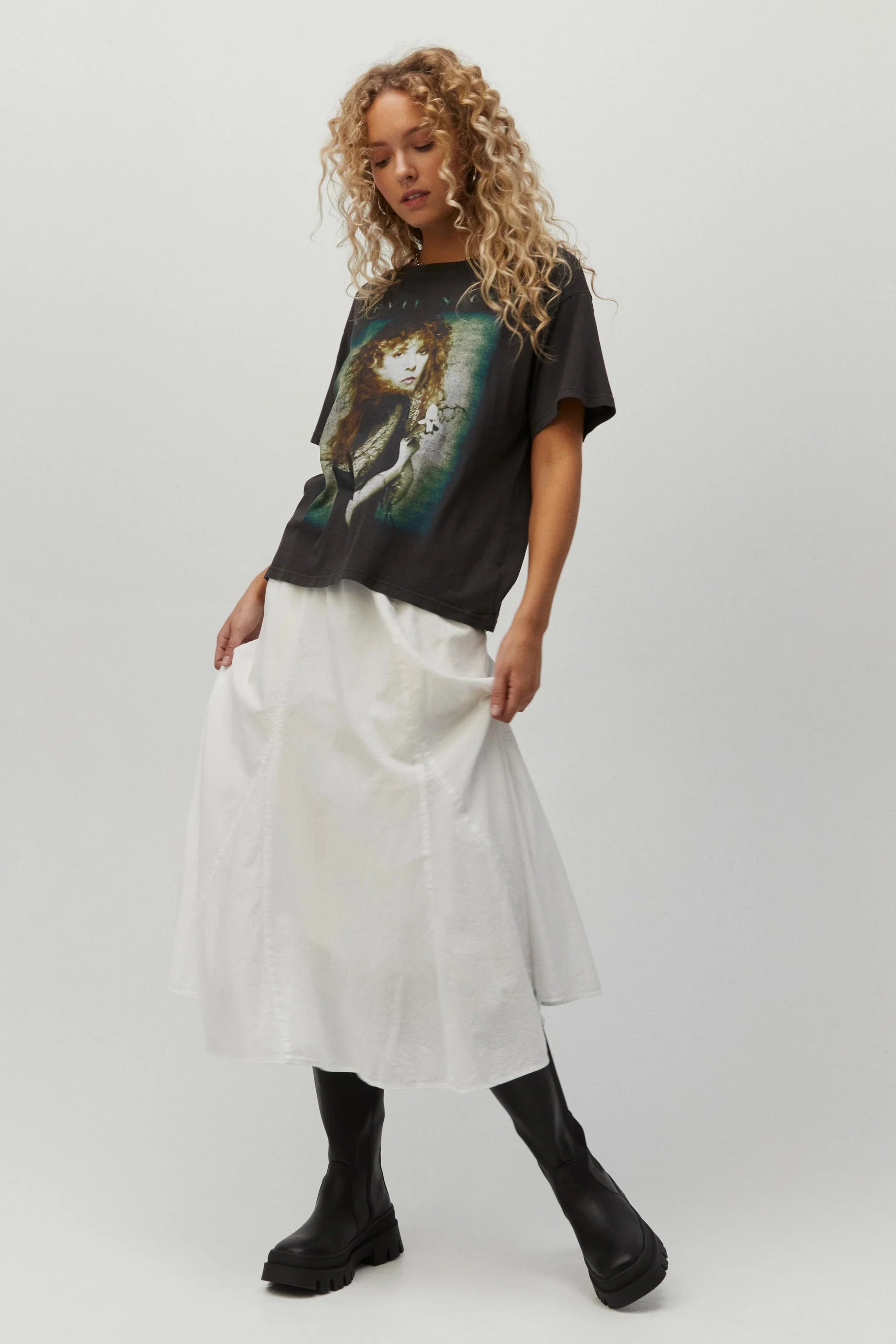 Daydreamer - Stevie Nicks Photo Boyfriend Tee - Washed Black