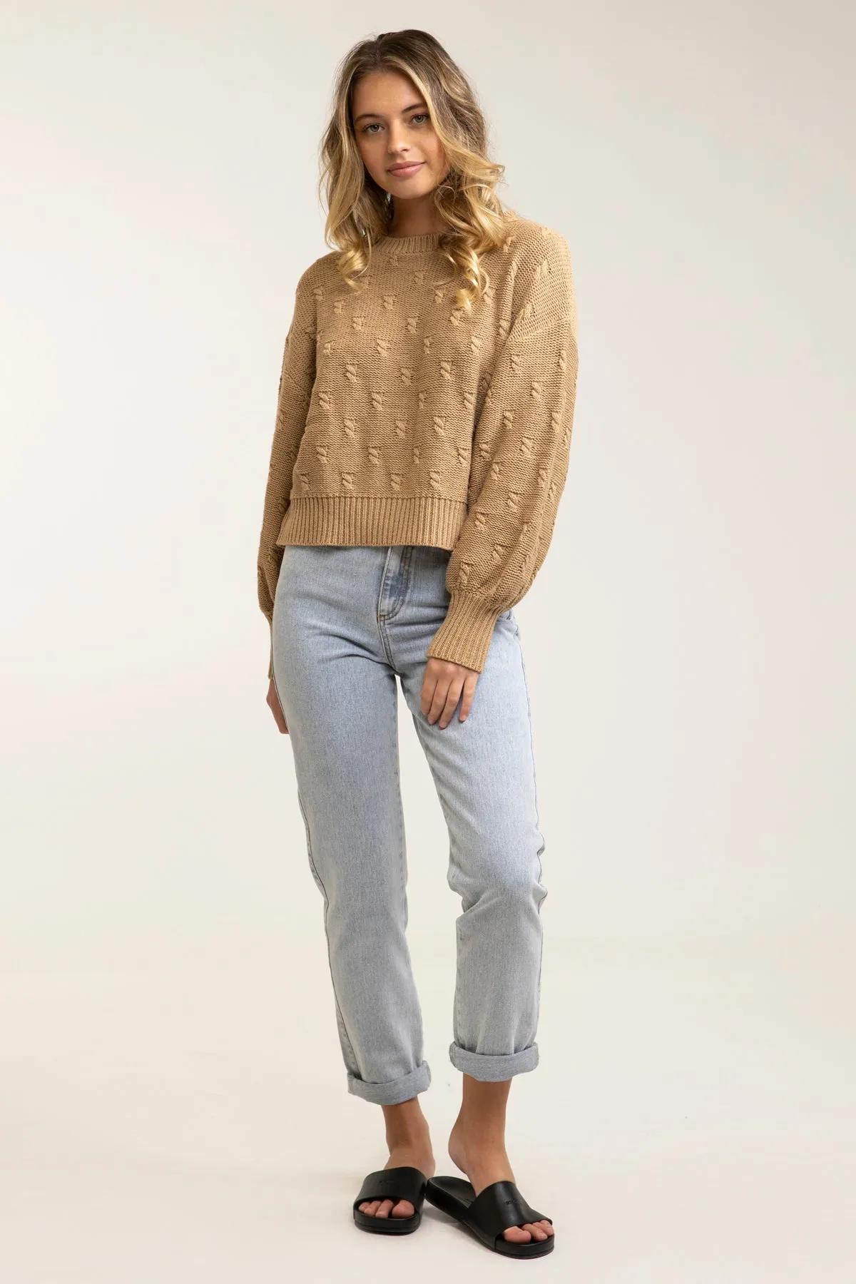 La Vida Cropped Sweater Oak