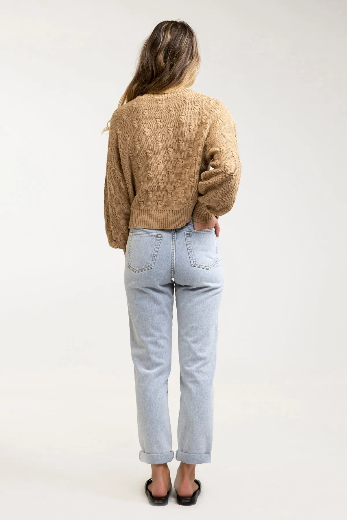 La Vida Cropped Sweater Oak