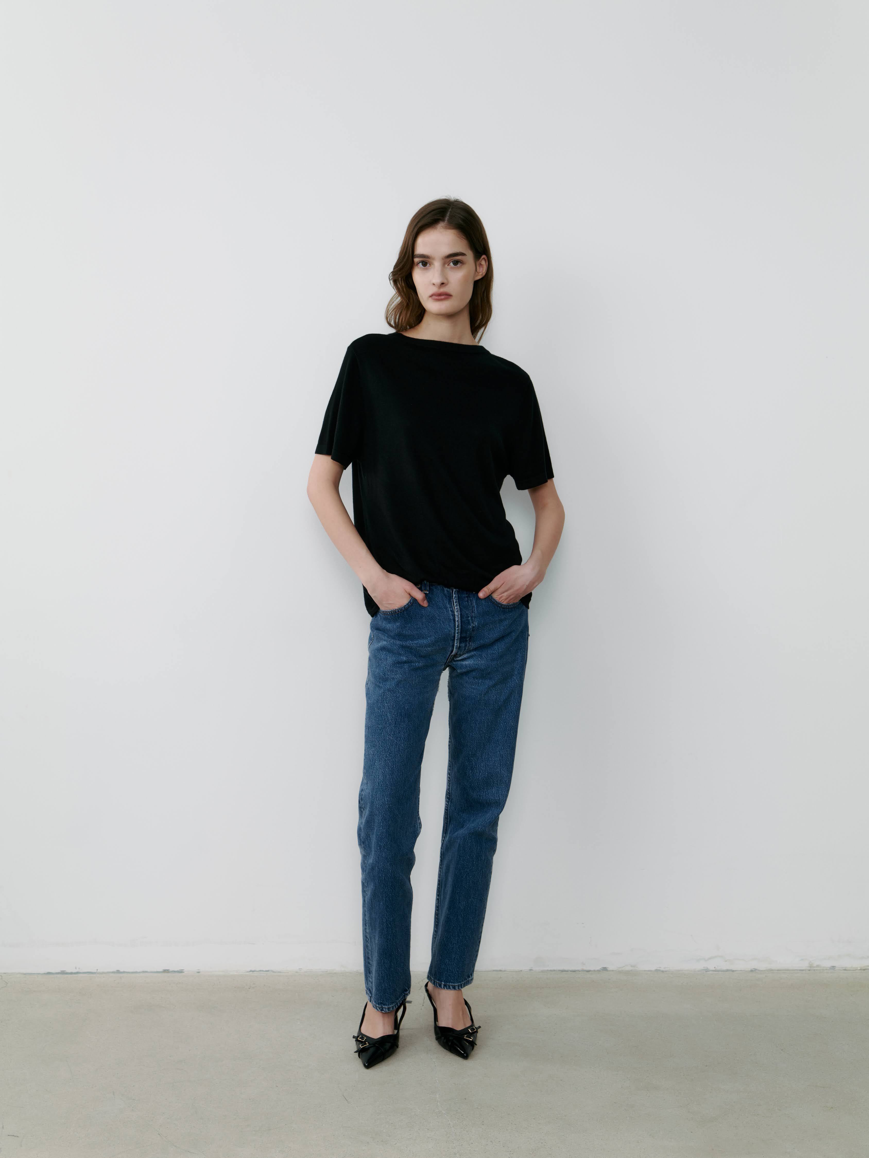 THE SILK TEE - BLACK